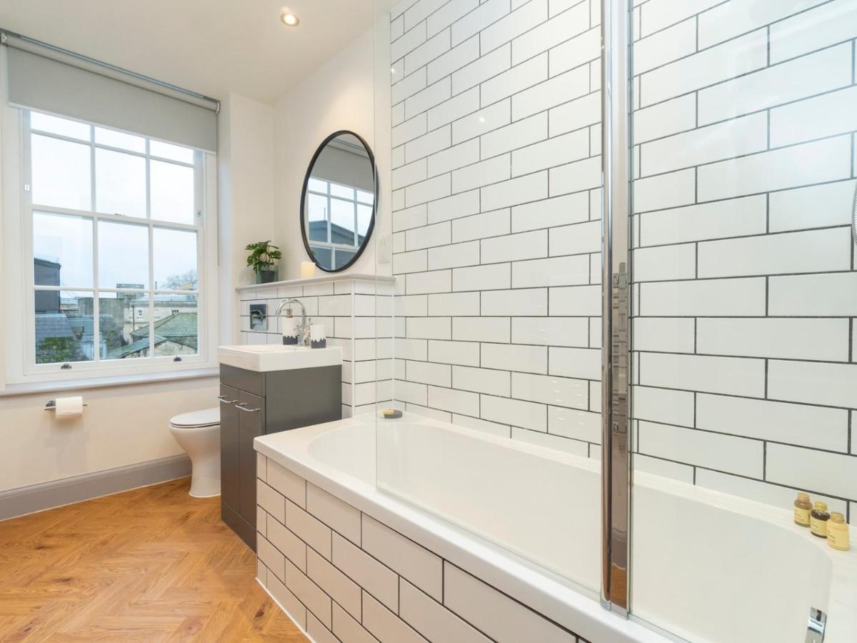 Ferienwohnung Pass The Keys Stunning 2 Bed Retreat In The Heart Of Bath Exterior foto