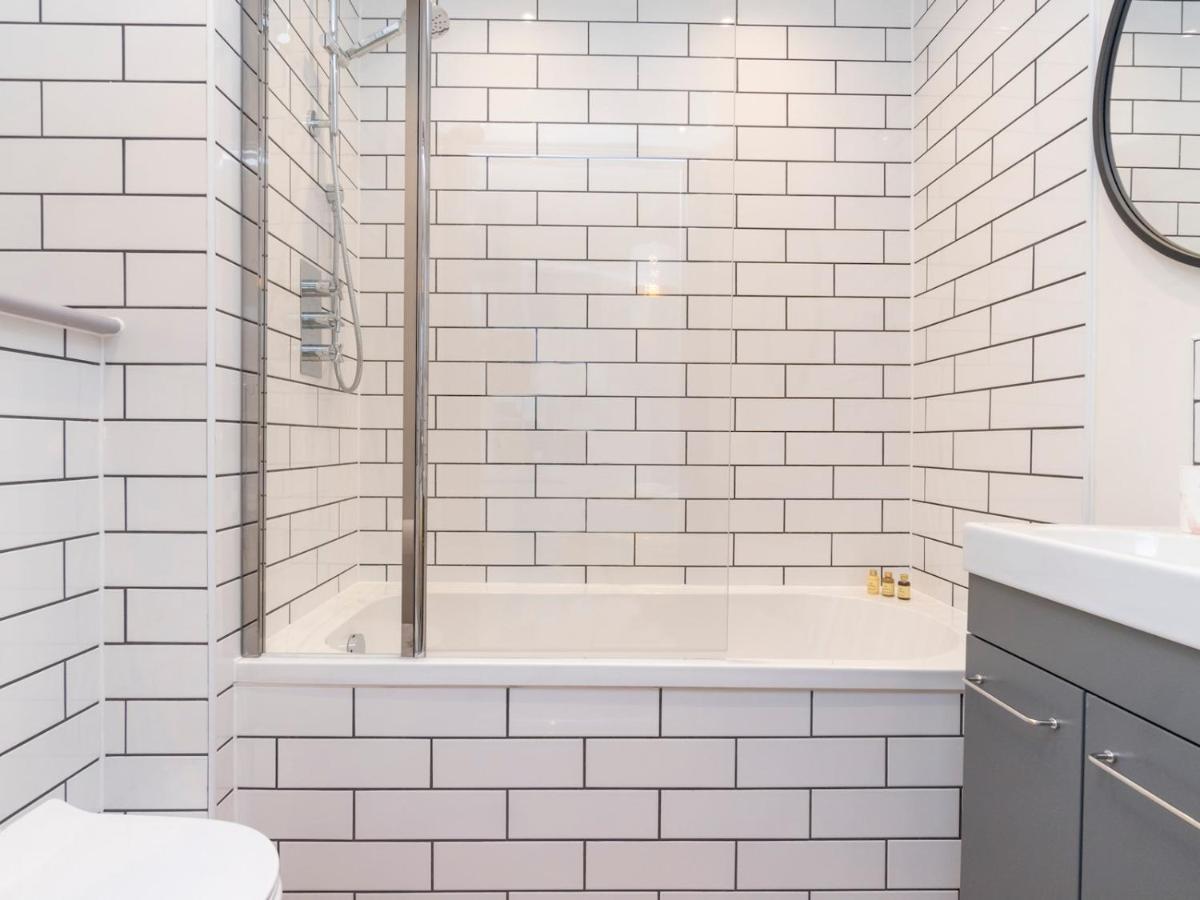 Ferienwohnung Pass The Keys Stunning 2 Bed Retreat In The Heart Of Bath Exterior foto